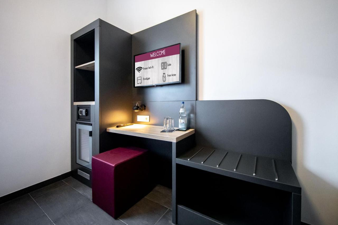 Smarty Airport Cologne Hotel - Kontaktloser Self Check-In Экстерьер фото